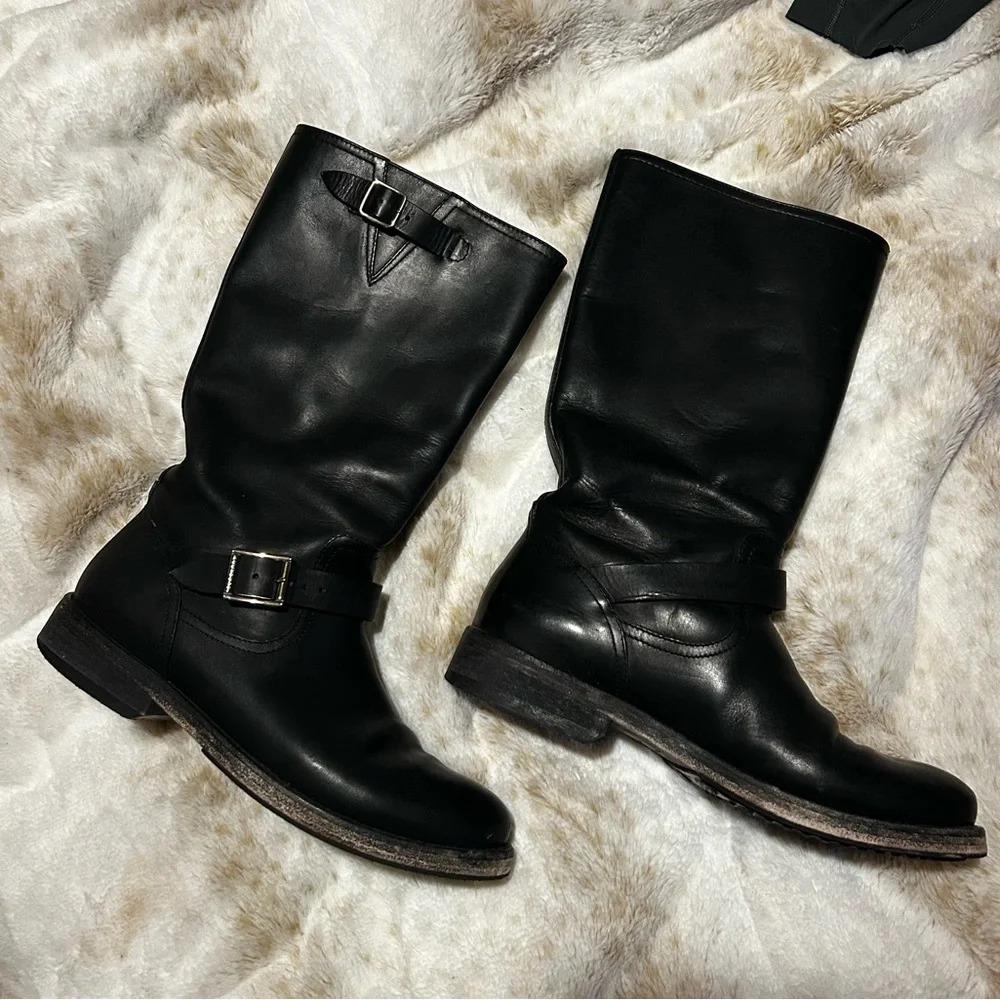 BURBERRY CLASSIC RIDING MOTO LOGO BUCKLE BOOTS EU 40